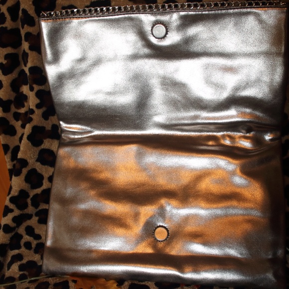 NIB LUXURY WATCH TRENDS UNIQUE LG METALLIC CLUTCH - Picture 5 of 8